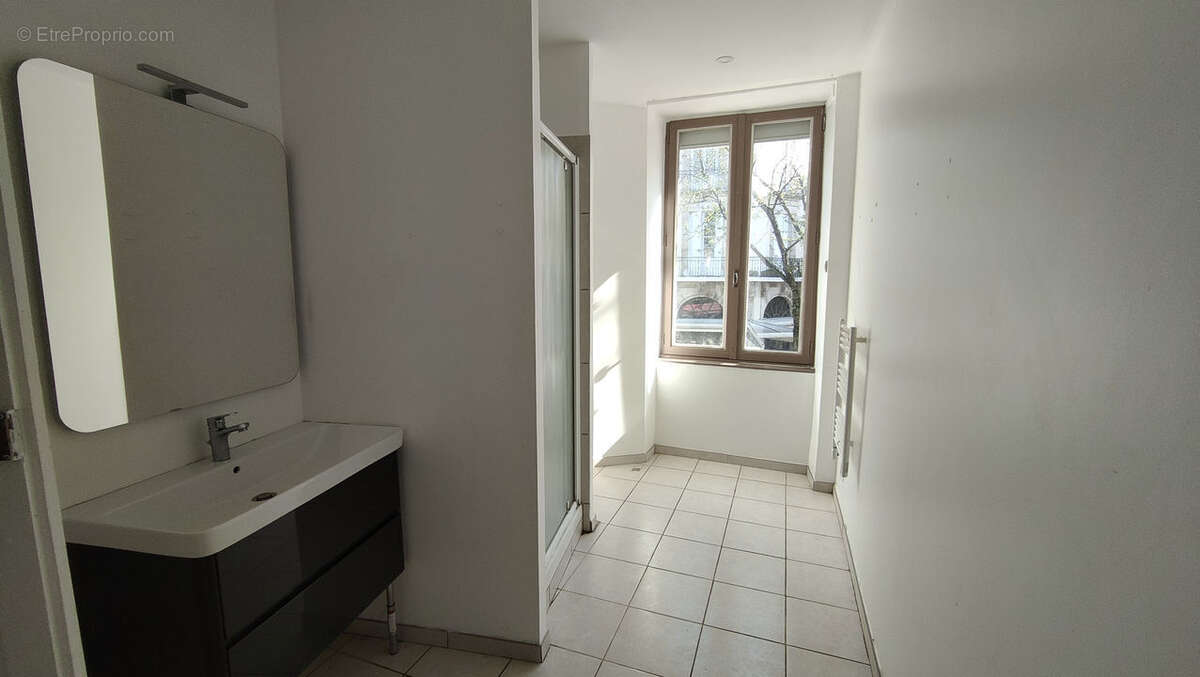 Appartement à AUBENAS