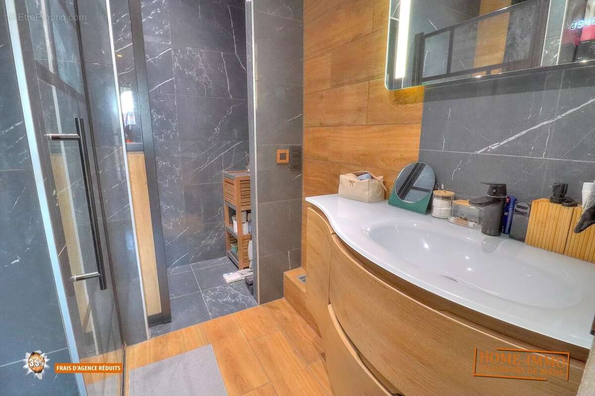 Appartement à VILLENEUVE-LOUBET