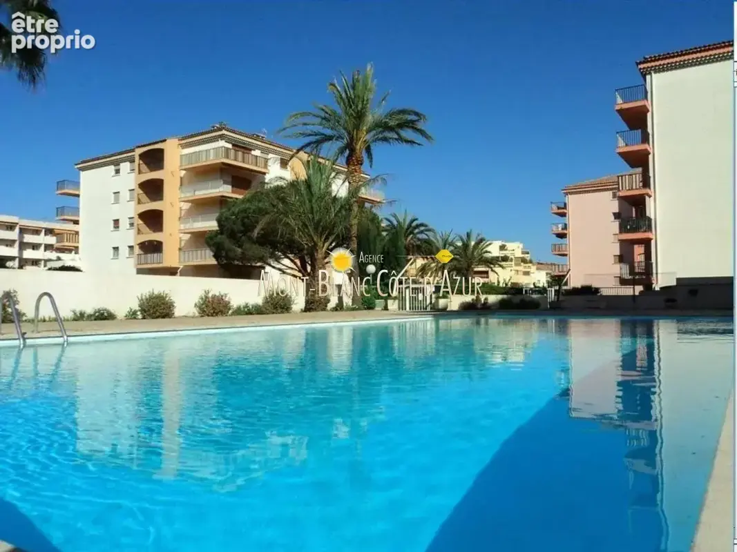 Appartement 2 pieces, terrasse, cave, place de parking privee - photo 1