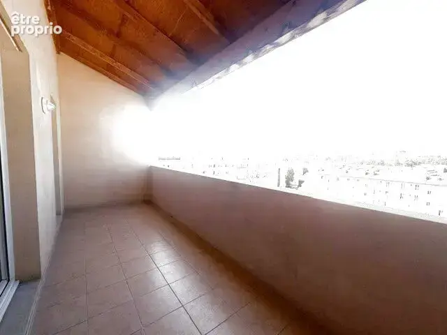 Un appartement qui coche toutes les cases  dernier étage, ascenseur, deux terrasses, vue dégagée et box fermé - photo 15