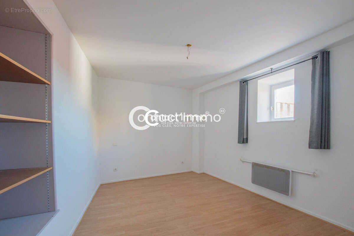 Appartement à VIC-LE-COMTE