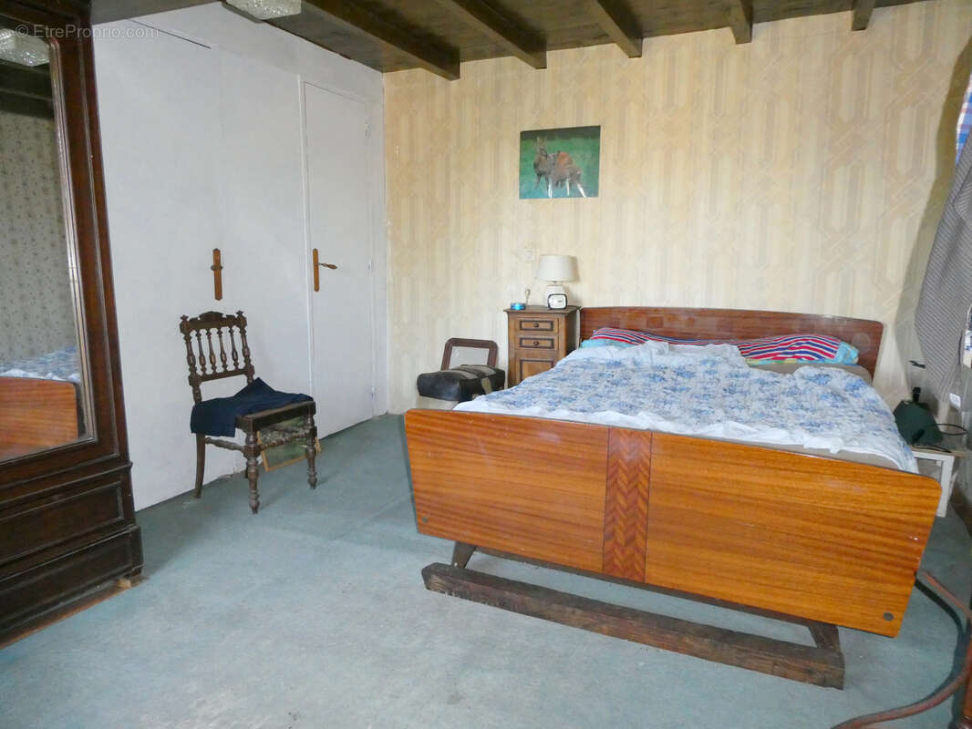 Maison à SAINT-CLEMENT-LES-PLACES