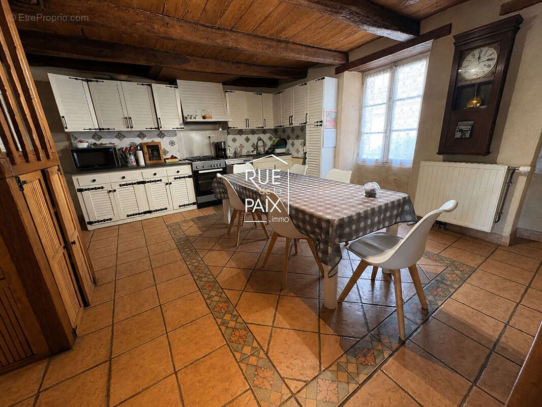 Maison  7 pièces 175  m² - photo 3