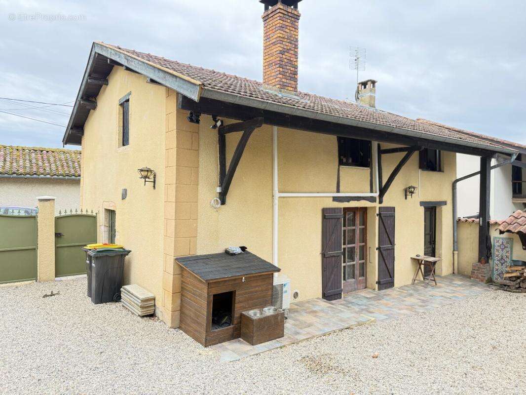 Maison à L&#039;ABERGEMENT-CLEMENCIAT