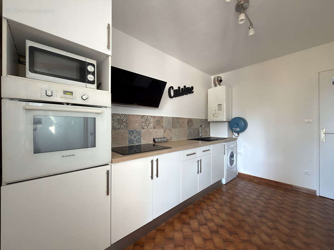 Aix-en-Provence OUEST - Appartement T4 de 80 m² avec terrasse, cave et ascenseur - photo 3