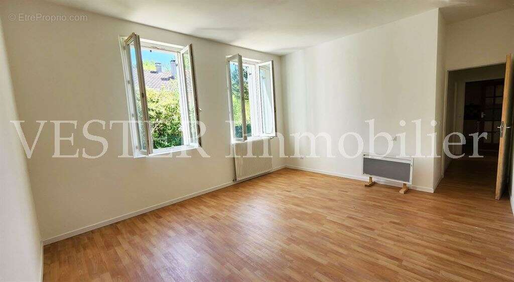 Maison ancienne rénovée de 130m2 + 130m2 aménageables, dans un écrin de verdure - photo 8