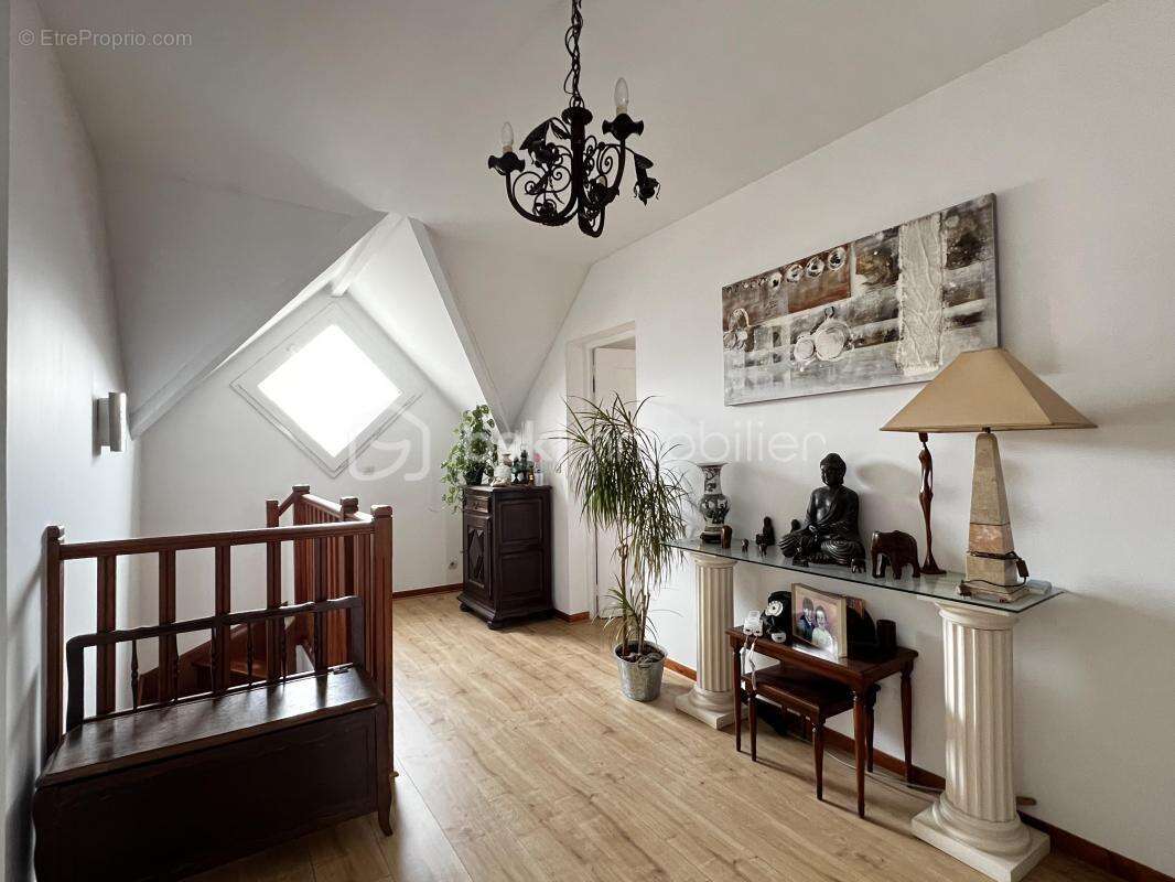 Maison à MAGNY-LE-HONGRE