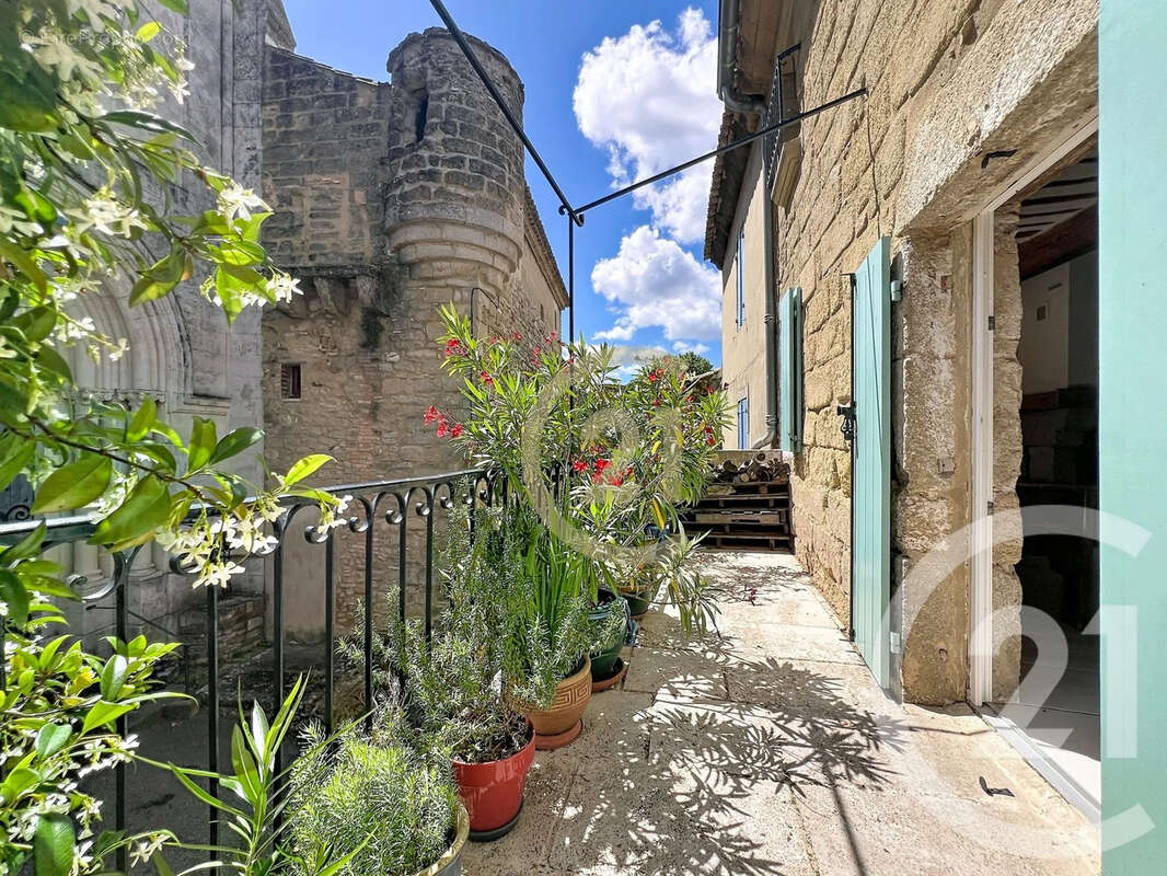 Maison à SAINT-QUENTIN-LA-POTERIE