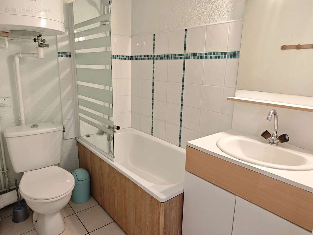 Appartement à MORILLON
