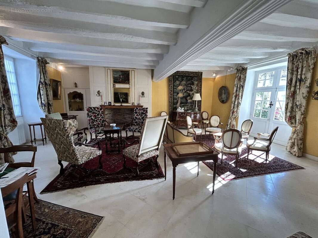 Maison 187 m² à Saint-Claud  - photo 2