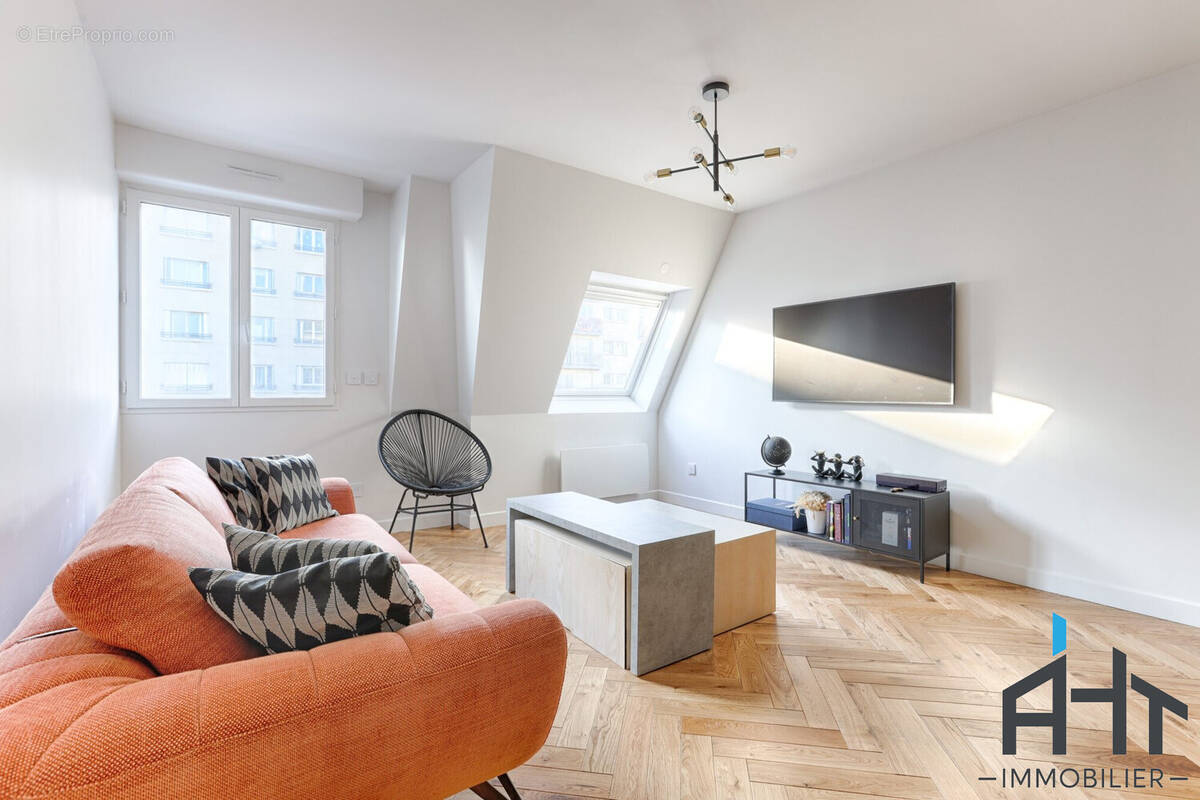 Appartement à CHARENTON-LE-PONT
