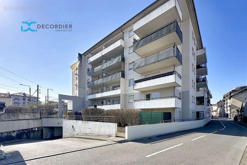 T3 lumineux de 61,35m² – proche centre-ville & gare – cave - 2 parkings couverts ! - photo 19