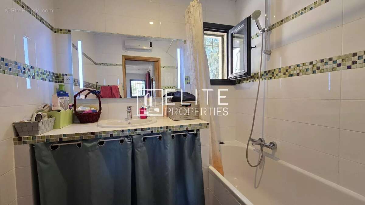 Maison à MOUANS-SARTOUX