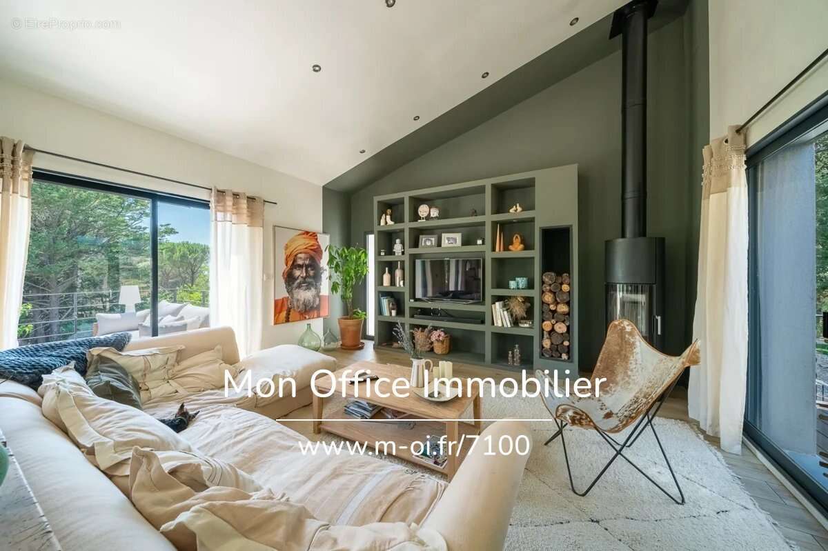 Référence : 7100-NGU. - Maison 9 pièces - Piscine - village à pied - calme - 276m2 - photo 10