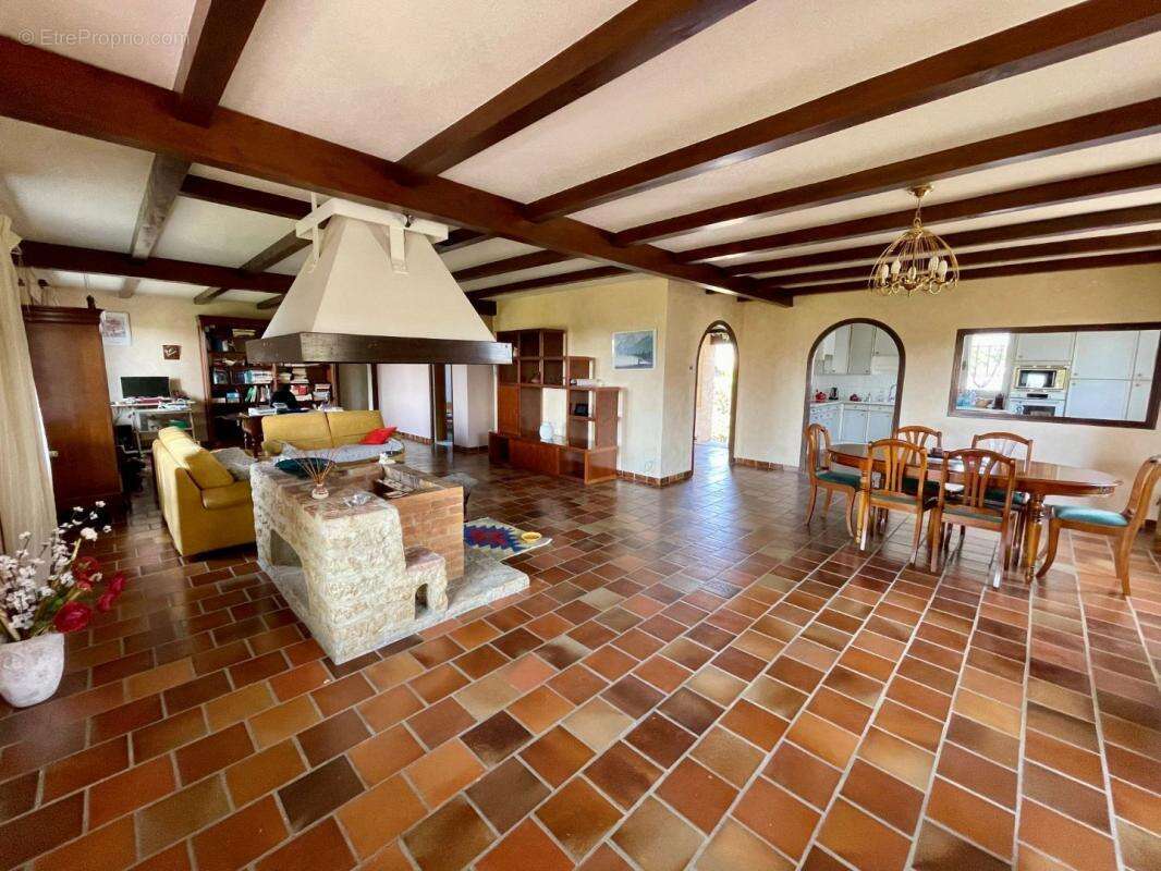 Maison à LA ROCHE-DE-GLUN