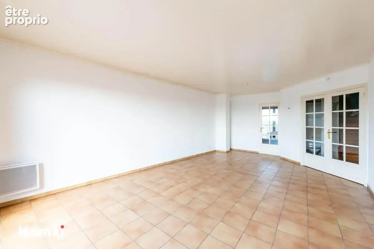 SAINT-AMAND-LES-EAUX – Appartement duplex T3 avec terrasse, balcon, parking et ascenseur – Résidence recherchée - photo 5