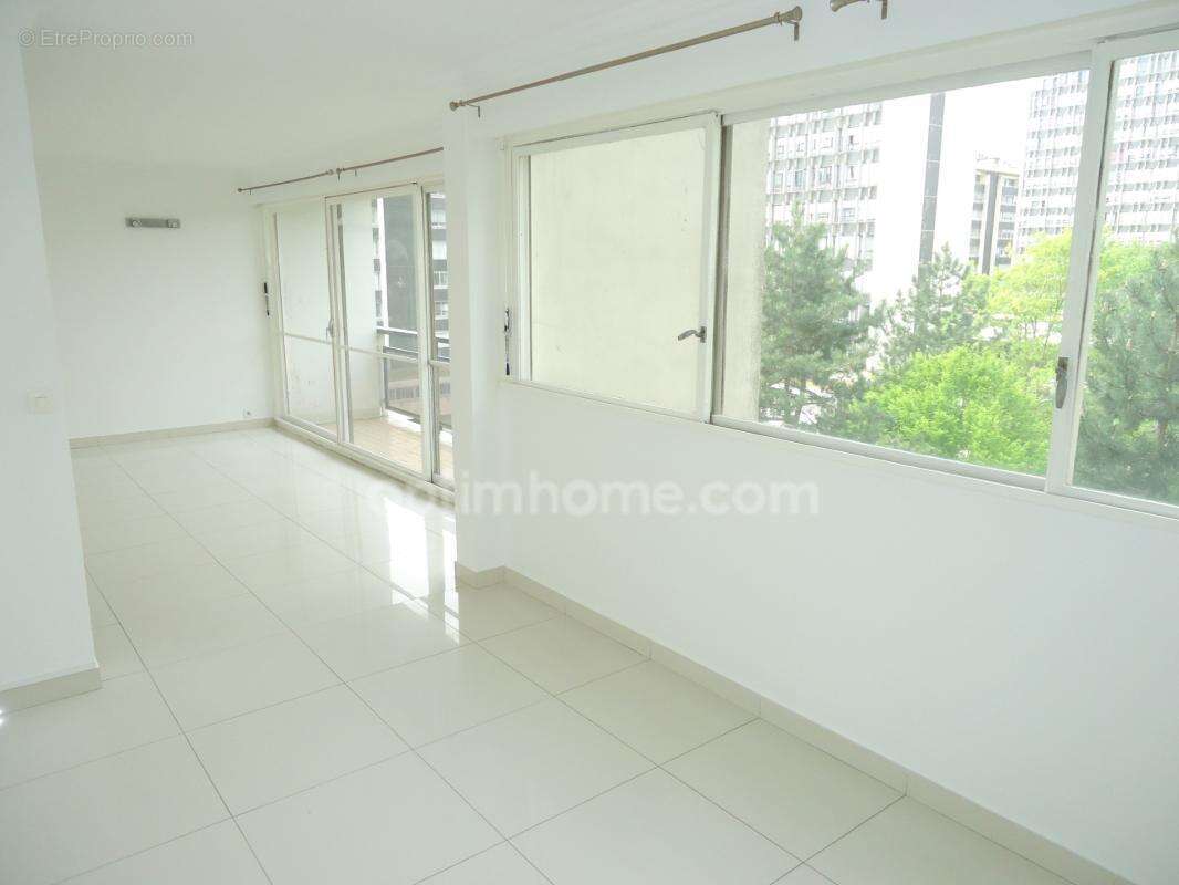 Sarcelles Paul Herbé - Appartement 5 pièces / 3 chambres - Balcons - 89 m2 - 189 000 € FAI - photo 4