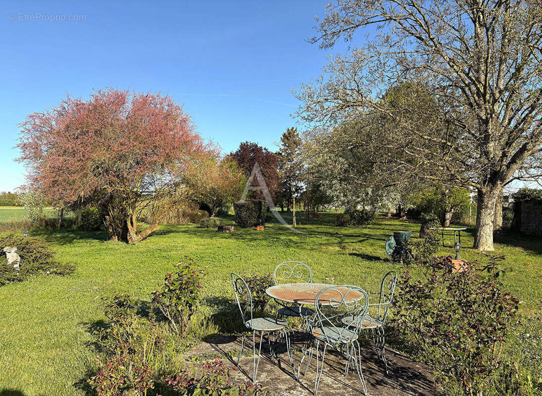 Maison à FAY-AUX-LOGES