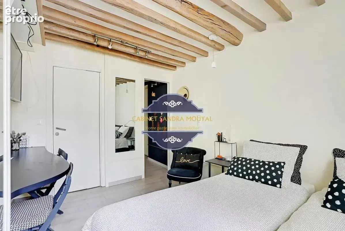 Paris Ier - Jardin des Tuileries - RARE - Studio de 16 m², 6ème ascenseur: - photo 2