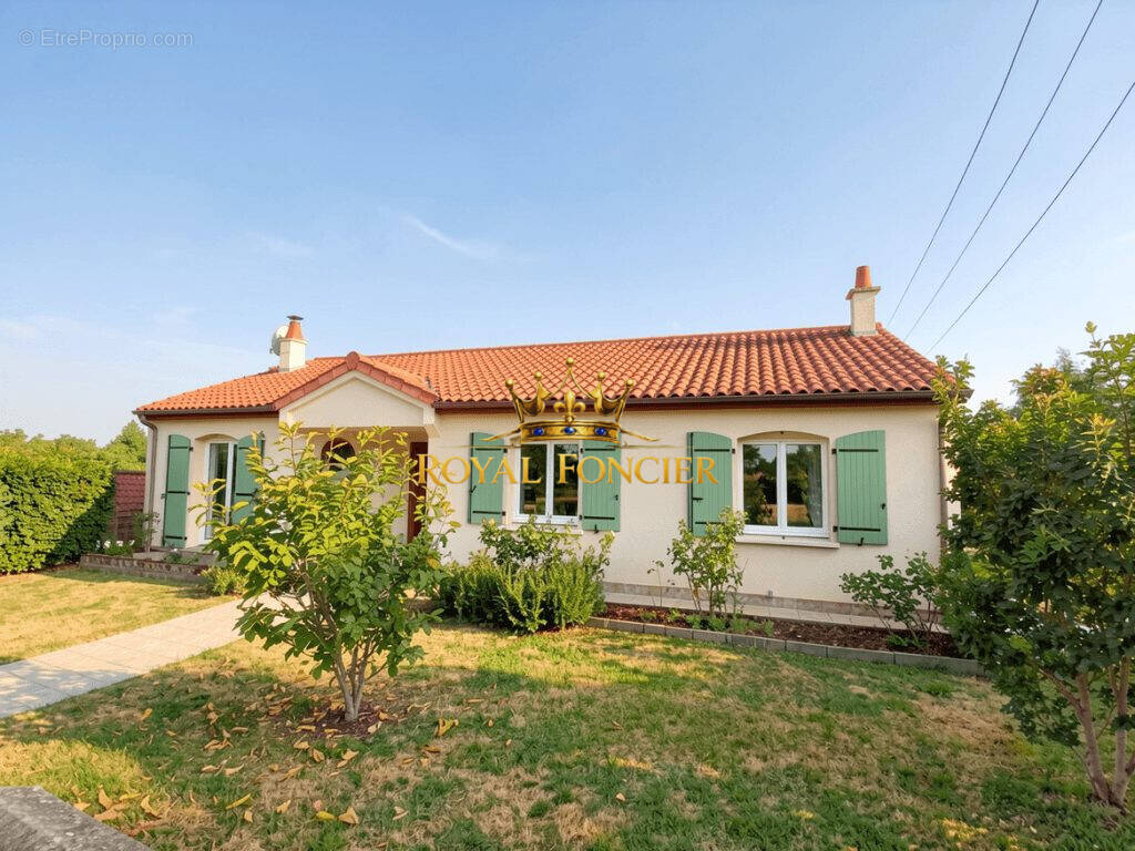 Maison 116 m² à Antran  - photo 2