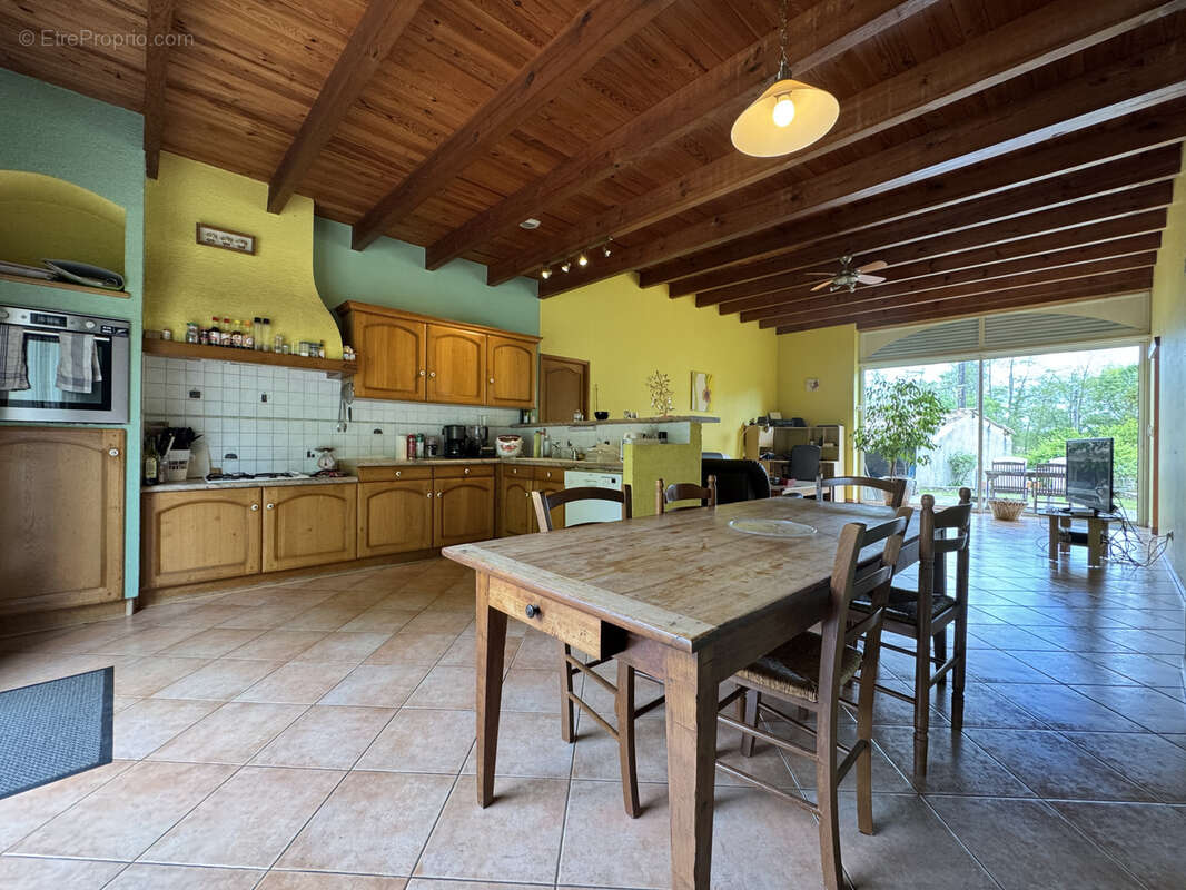 Maison à BAIGNES-SAINTE-RADEGONDE