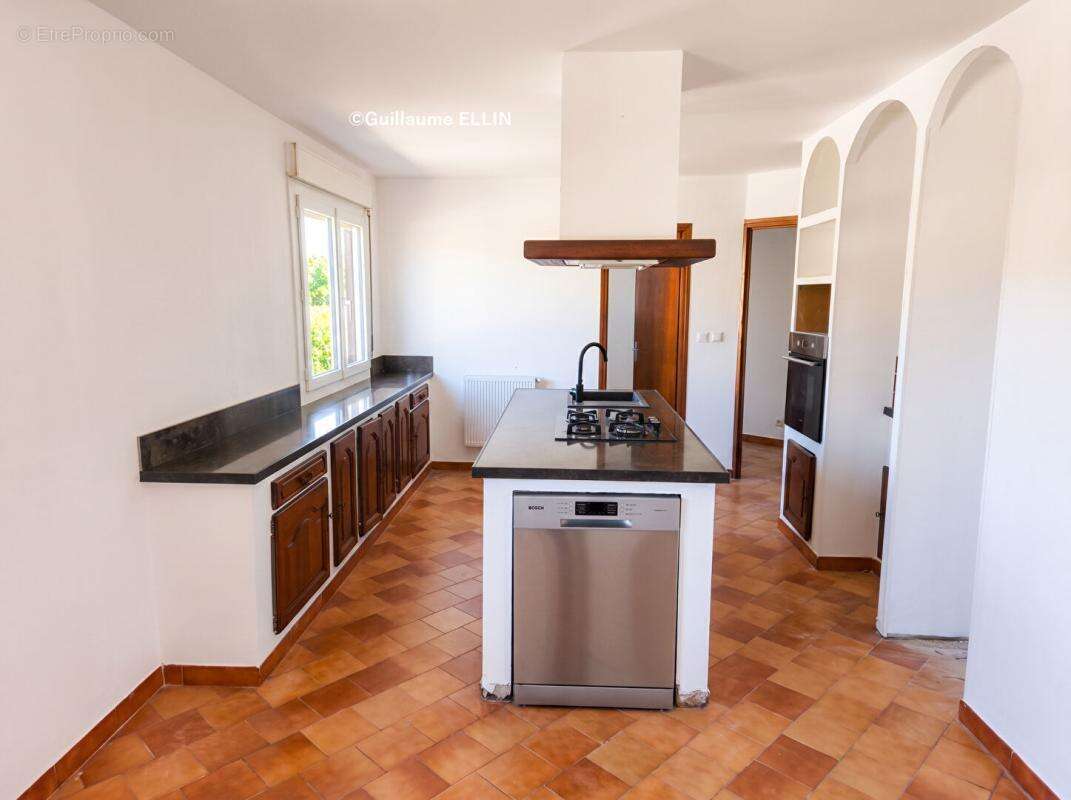Grande maison avec piscine - photo 3