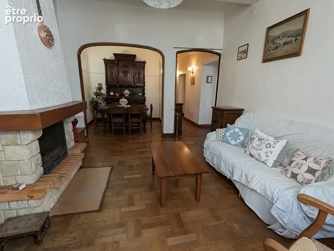 AUPS, charmant appartement situé au premier étage avec remise. - photo 2