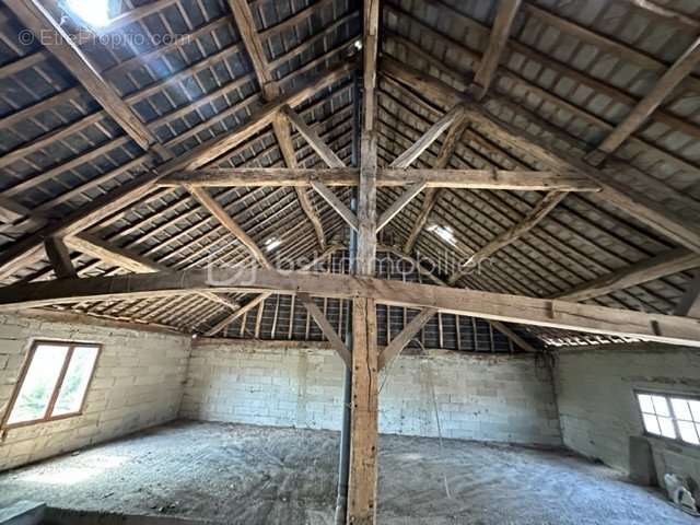 Appartement à ETEIGNIERES