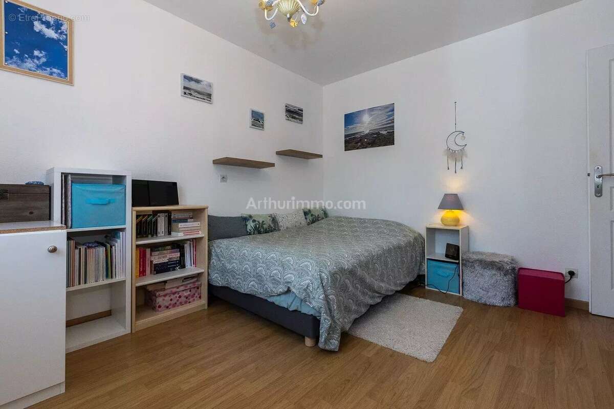 Maison à VEZERONCE-CURTIN