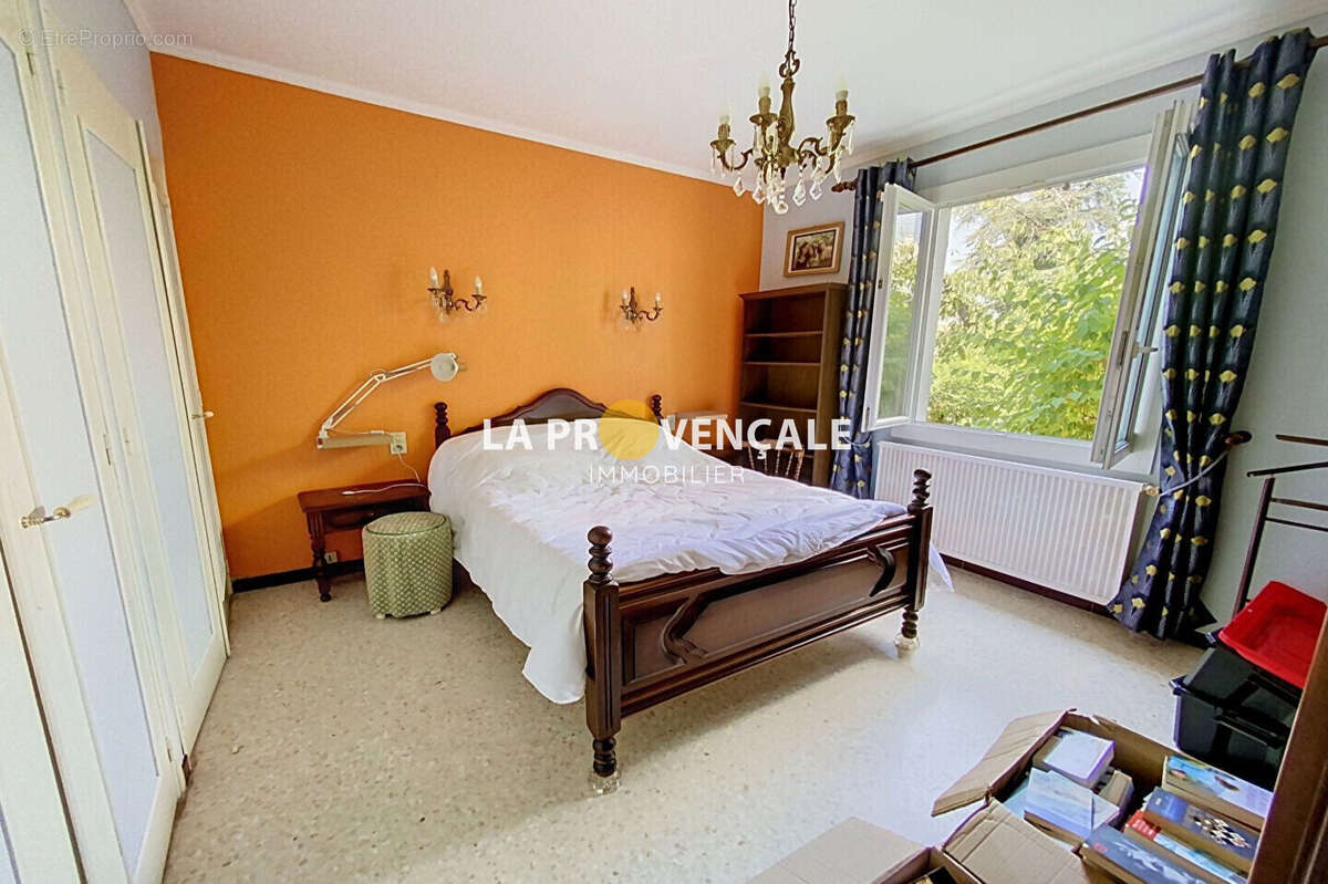 Maison 105 m² à Greasque  - photo 8