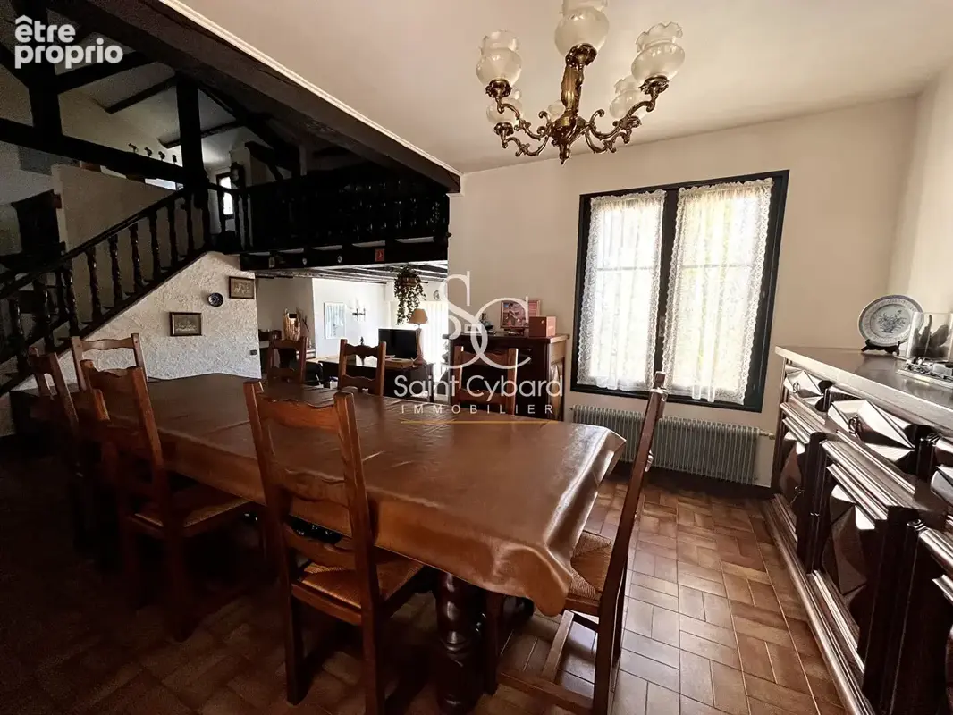 Maison familiale de 204 m2 sur la commune de Garat - photo 8