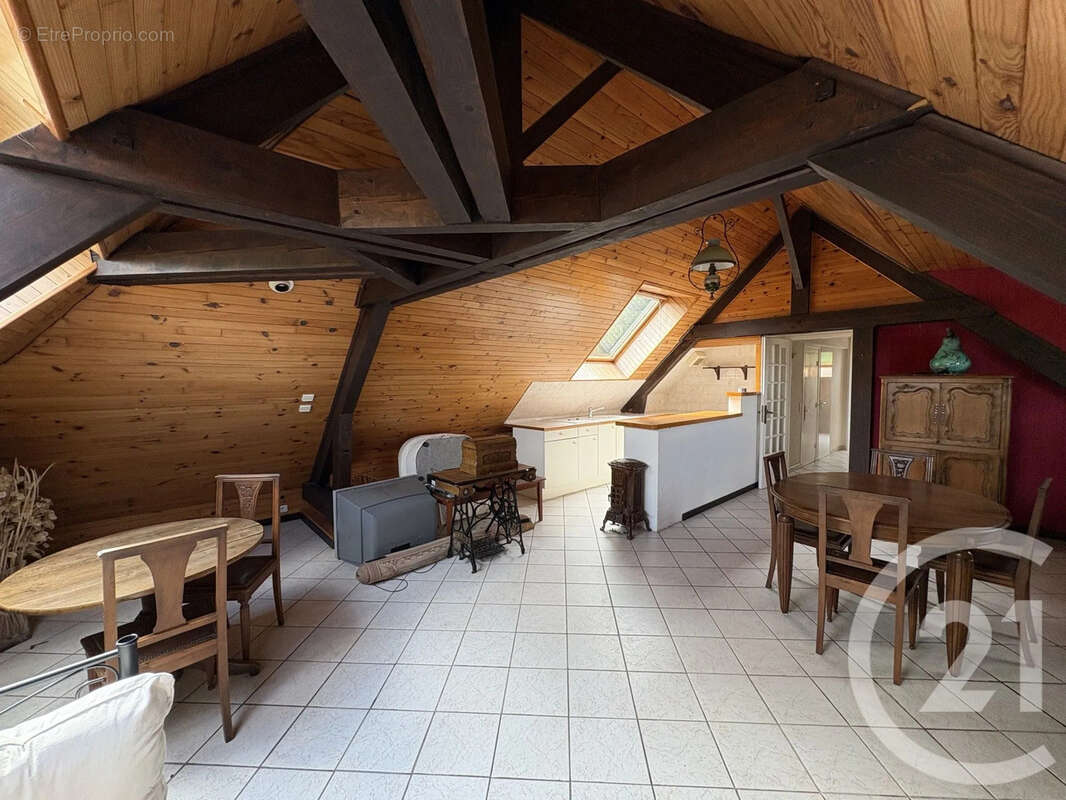 Maison 200 m² à Chimilin  - photo 2