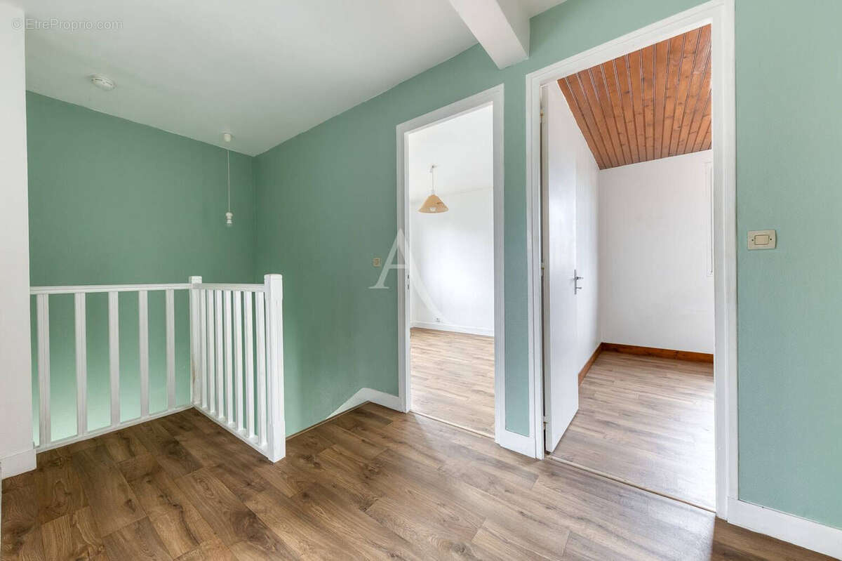 Maison à OZOIR-LA-FERRIERE