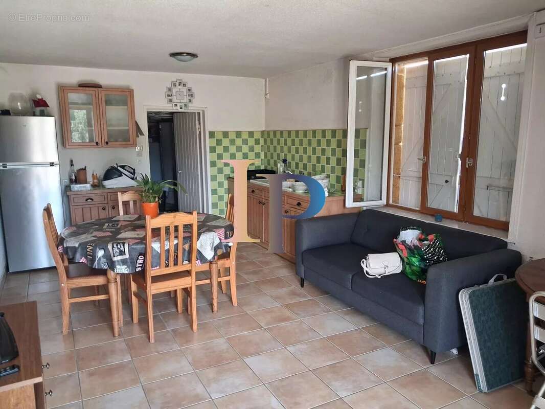 Maison centre village - photo 14