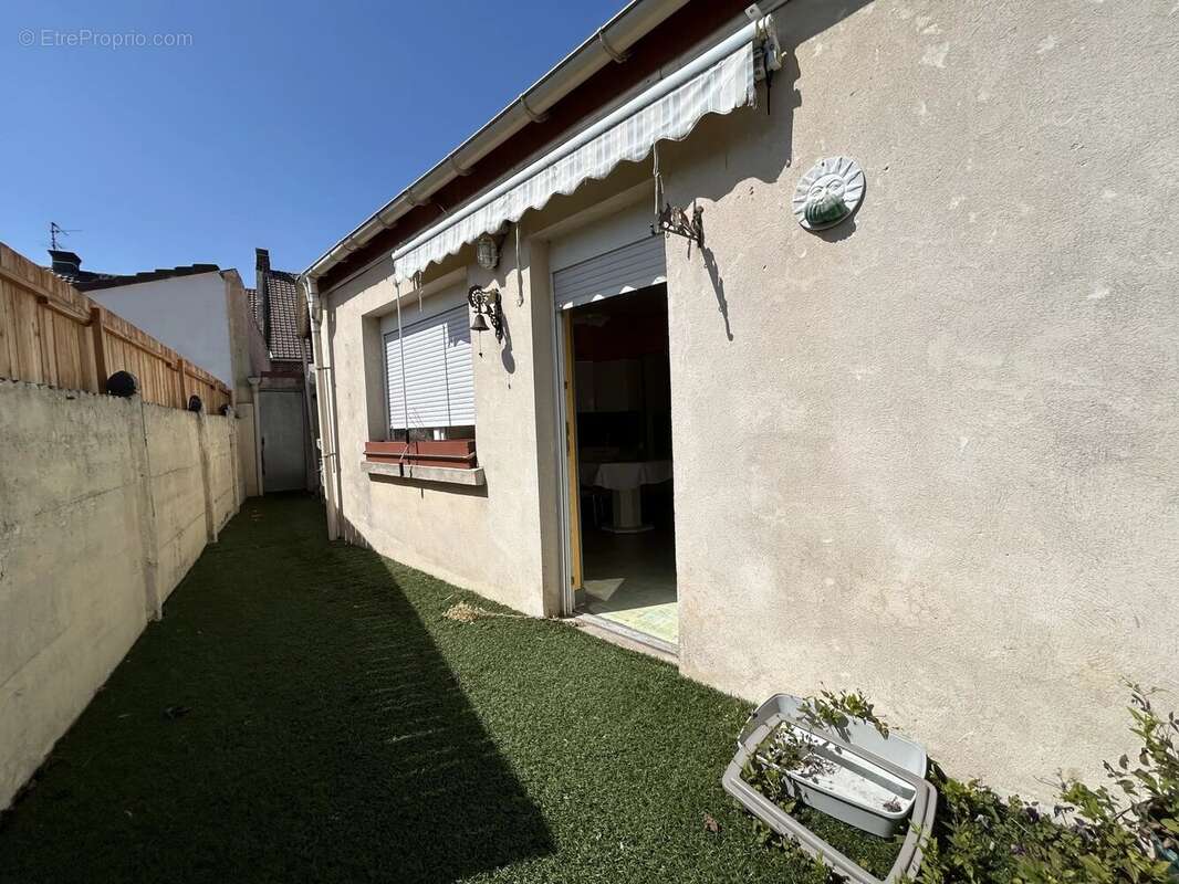 Maison à ECAILLON