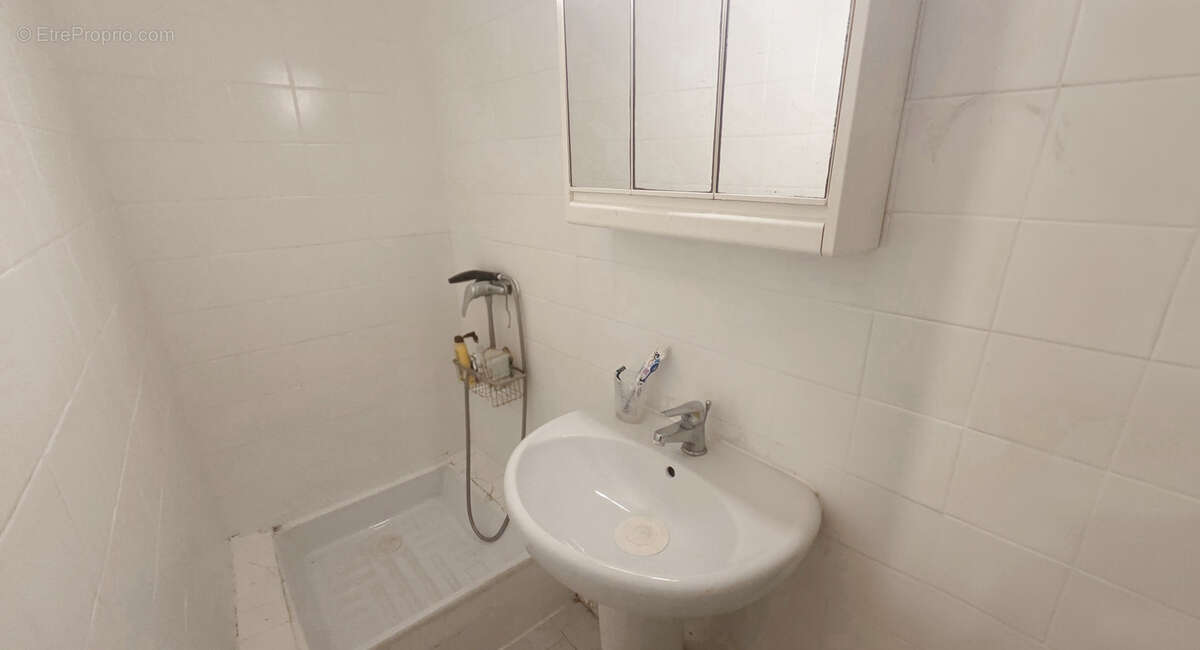 Lot de deux appartements avec cave. nice - estienne d'orves - photo 9