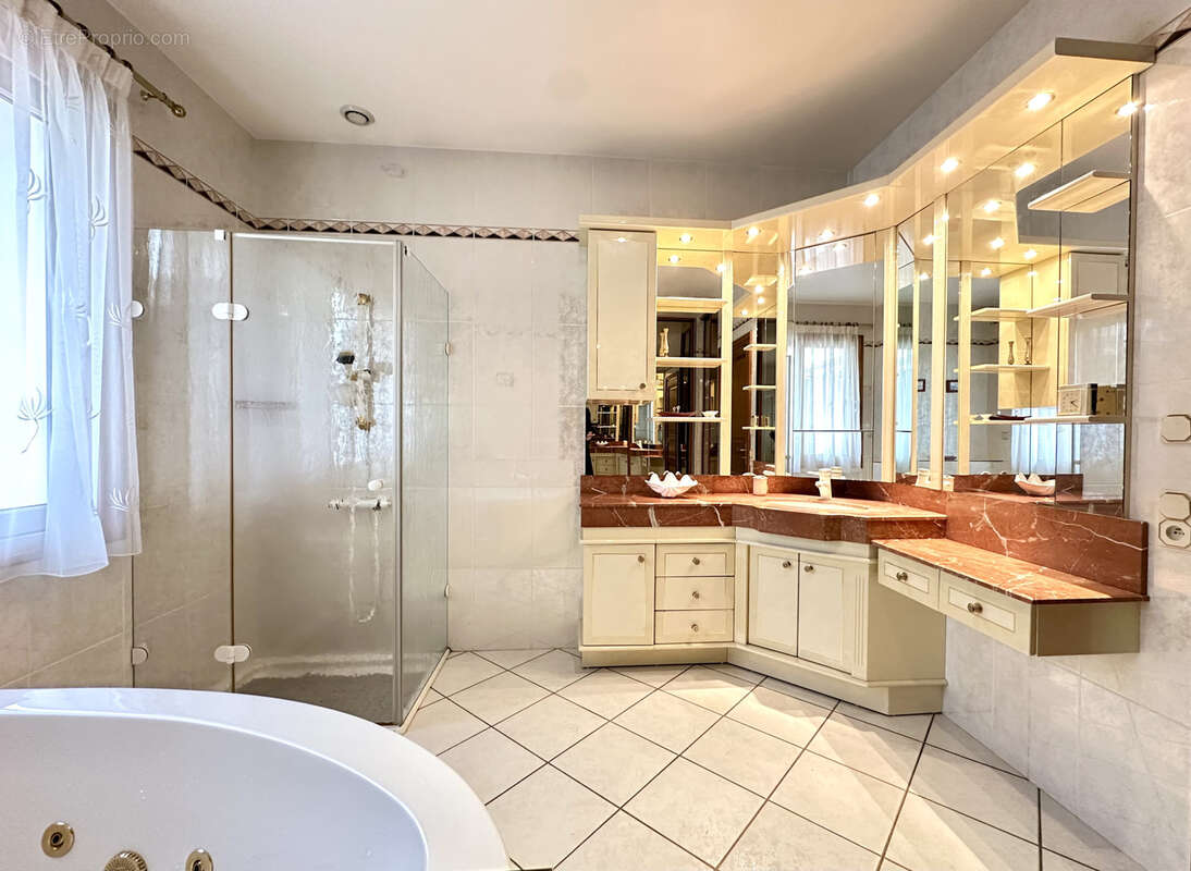 Maison à BEAUVOIR-SUR-MER