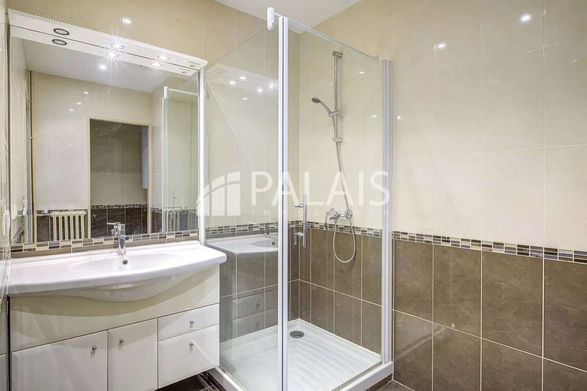 Nice Libération, 2 pièces + terrasse 13m2  étage élévé - photo 10