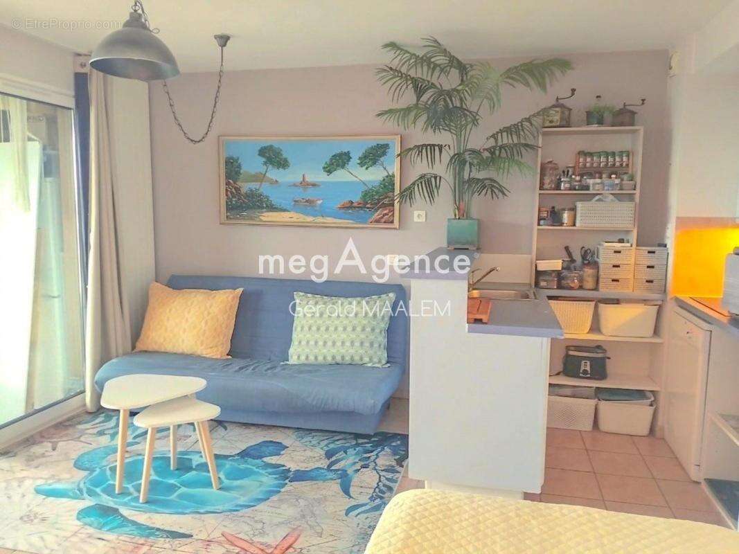 Appartement à ROQUEBRUNE-SUR-ARGENS