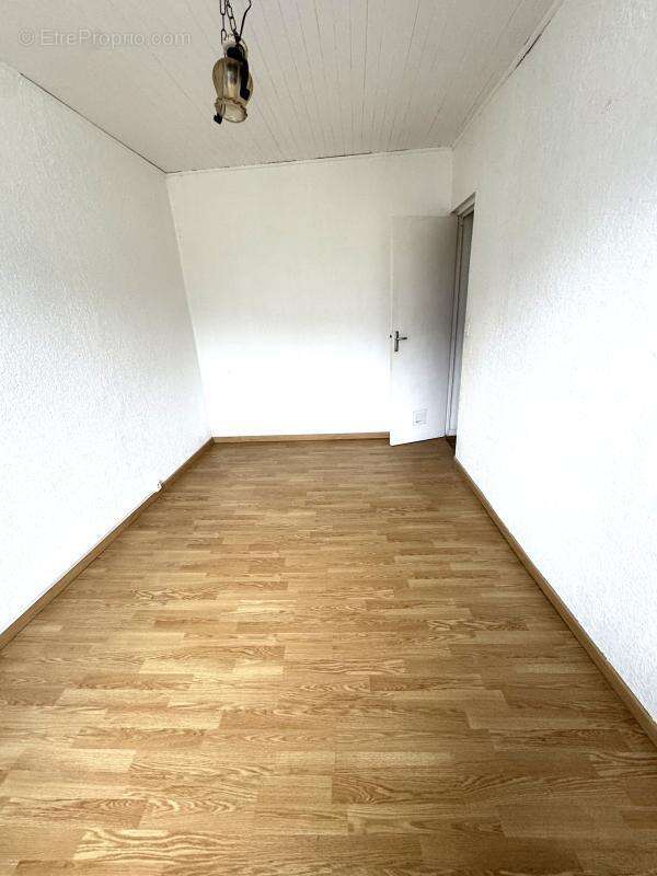 Appartement à CONTES