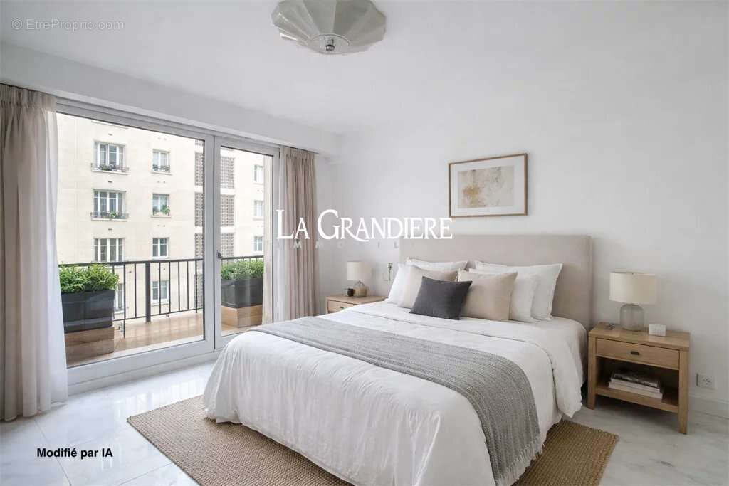 Appartement à PARIS-16E