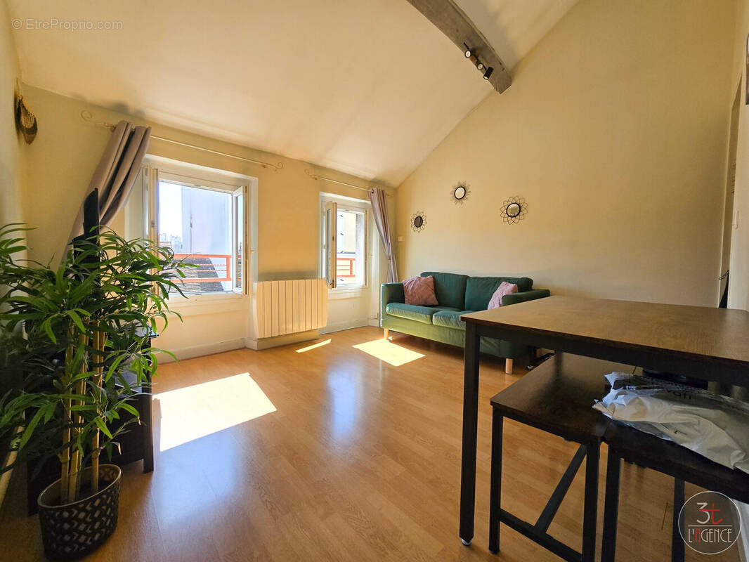 Appartement à FONTENAY-SOUS-BOIS