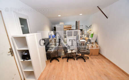 Commerce à LES PAVILLONS-SOUS-BOIS