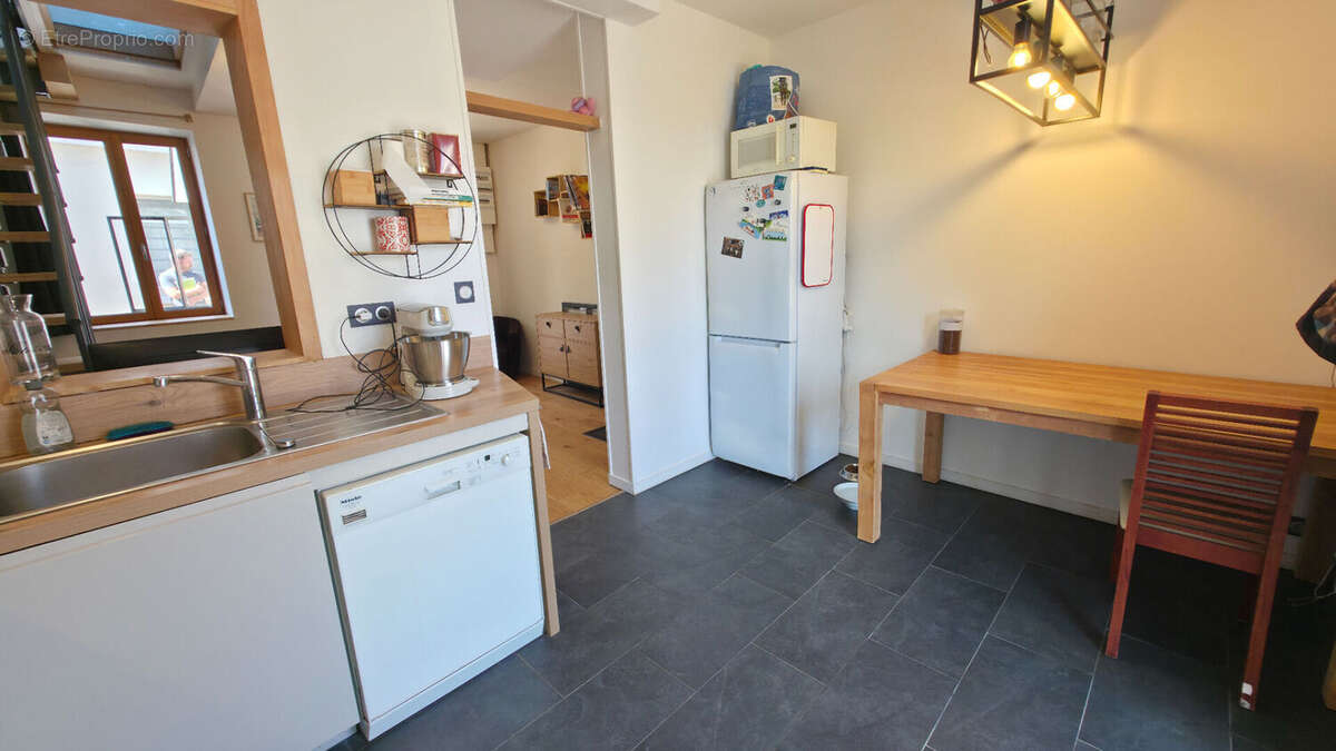 Charmante petite maison rénovée d'environ 50m² avec jardin et stationnement secteur Pont de Paille à Trignac - photo 3