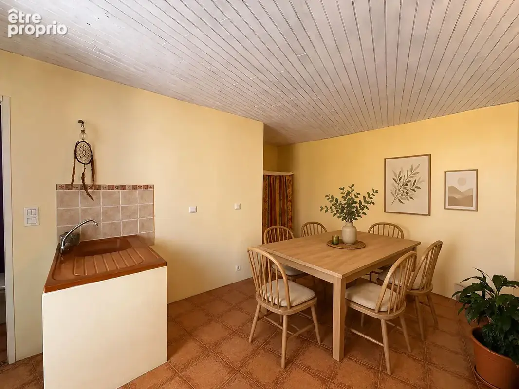 Maison de village type 4 centre village proche parking - photo 2