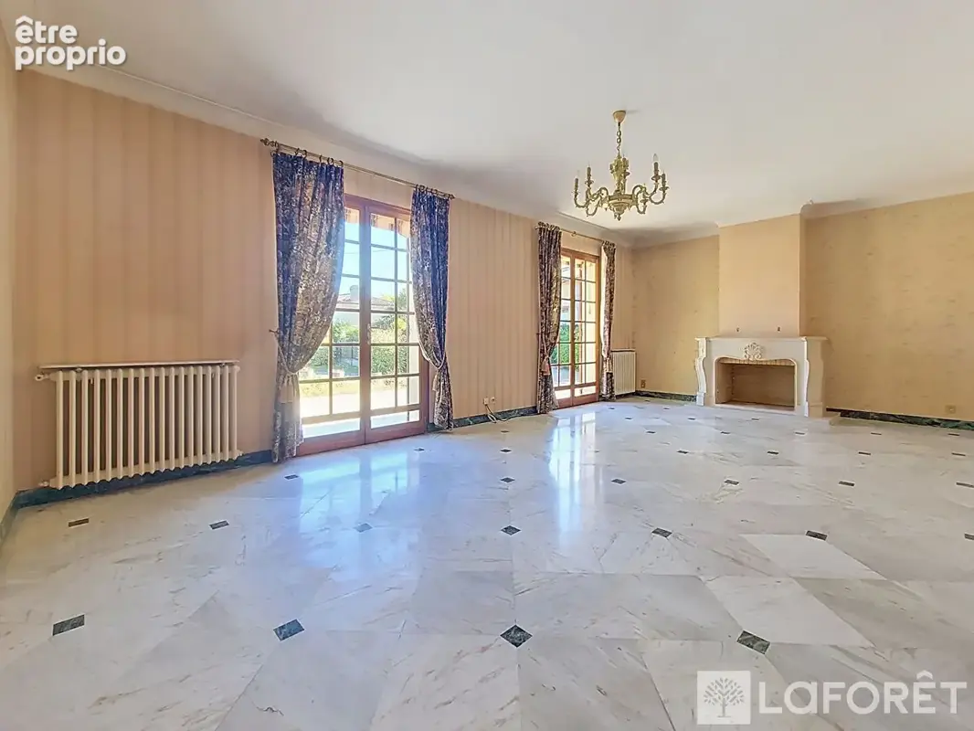 Maison de caractère ? 4 chambres ? terrain arboré d'environ 2 200 m² ? 2 dépendances - photo 5