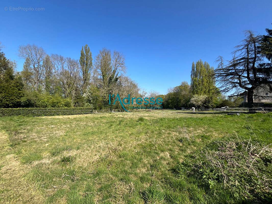 Terrain à BRUEIL-EN-VEXIN