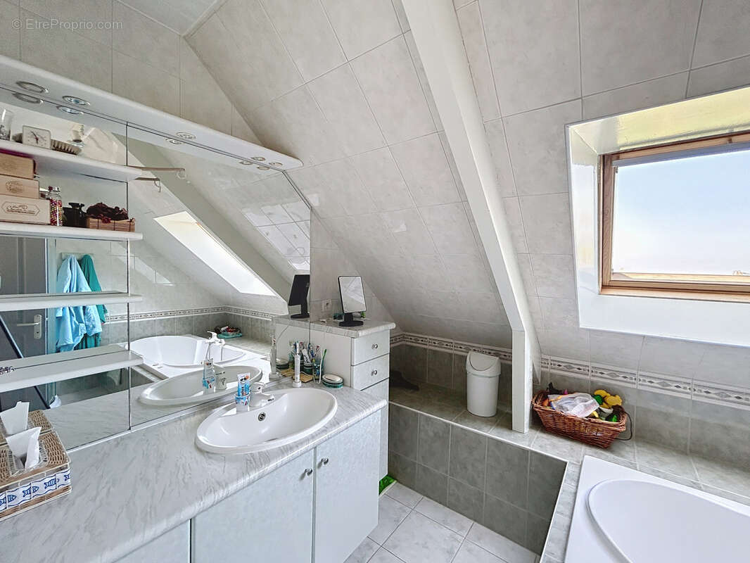 Maison à GRANDCAMP-MAISY