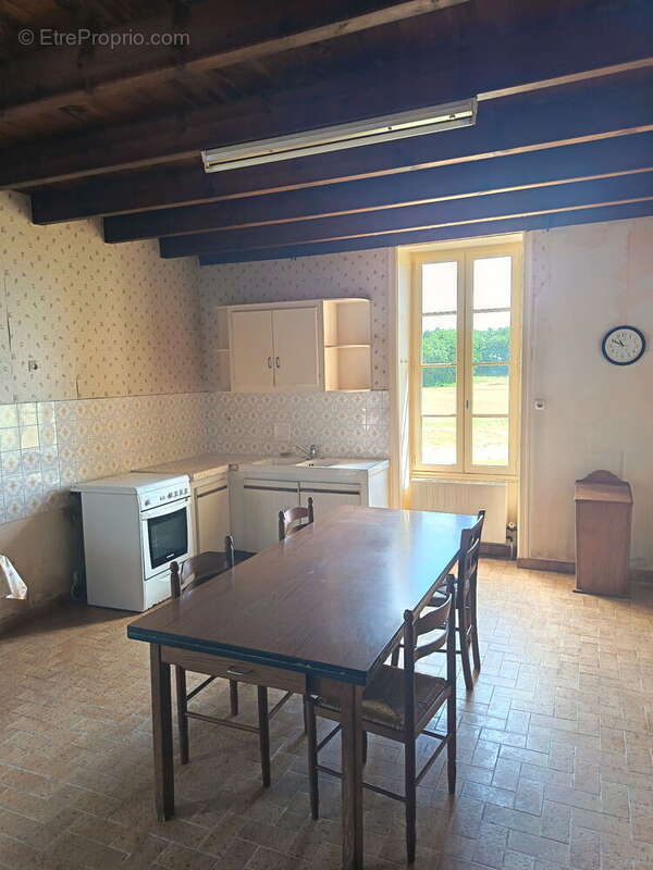 Maison 135 m² à Villebois-Lavalette  - photo 3