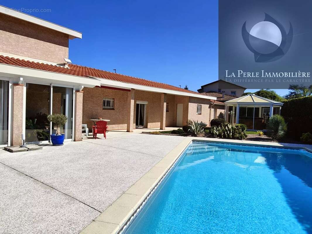 Maison à GRATENTOUR